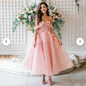 NWOT FLORAL PINK PARTY GOWN